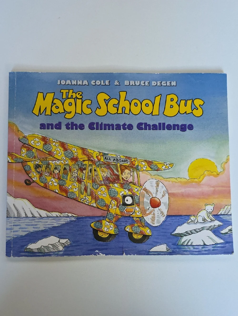 Children's Books - The Magic School Bus Hurricane , Climate, And Ocean Floor